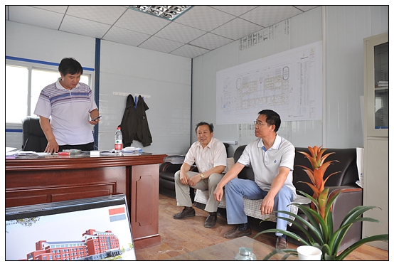 ����������ϯ�ʹ�����Աο����У������