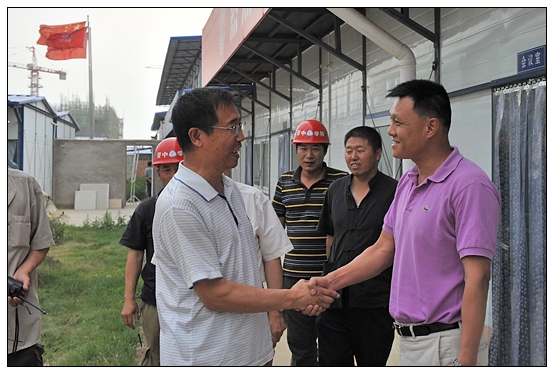 ����������ϯ�ʹ�����Աο����У������