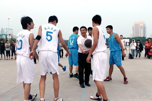 ��ɽ��ѧ��������������Կ��������򳡾���