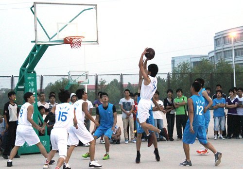 ��ɽ��ѧ��������������Կ��������򳡾���