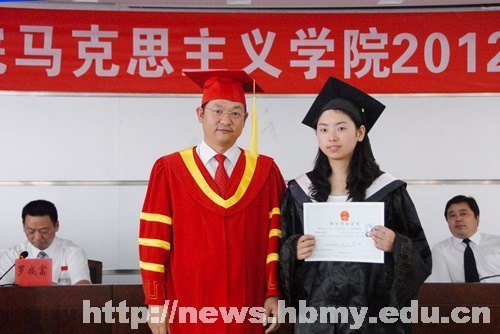 湖北民族学院2012届五千余名毕业生今起踏上新征程