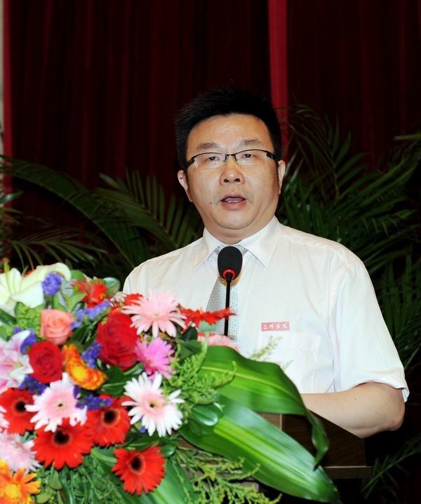 三明学院隆重举行2012届专科生毕业典礼