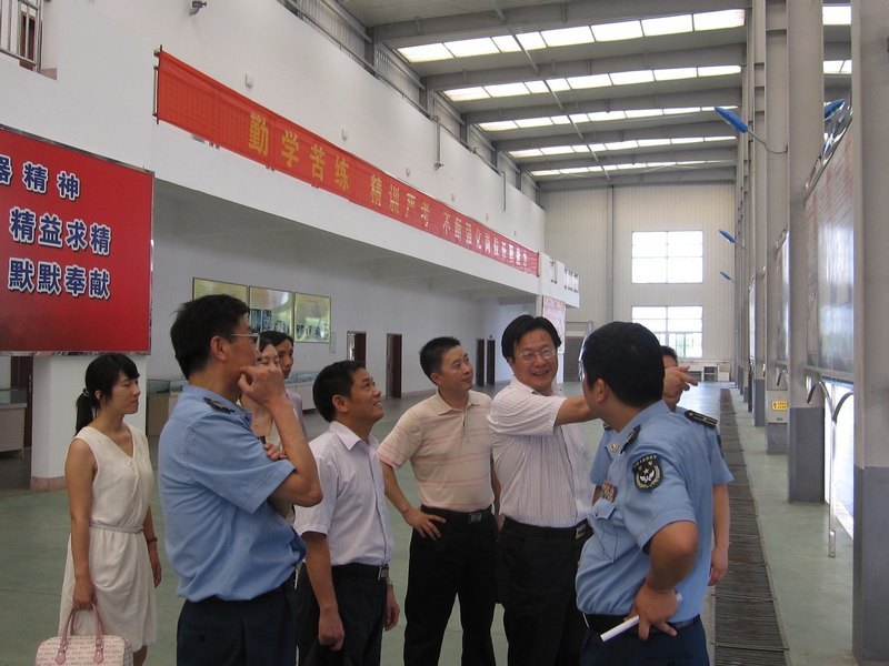 校党委副书记蔡光兴赴空军预警学院参观访问
