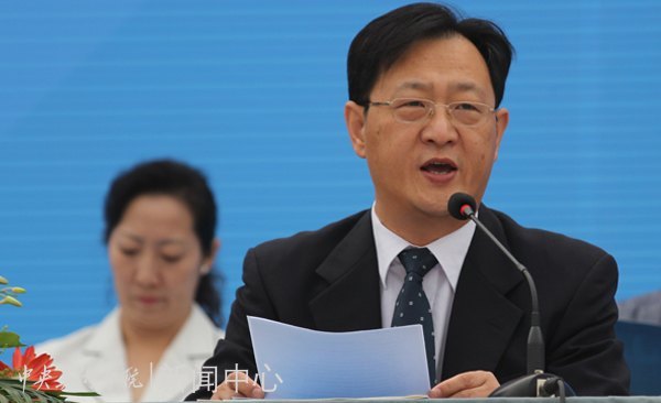 2012届毕业典礼隆重举行 在未来的天地中活出中央美术学院人的精彩