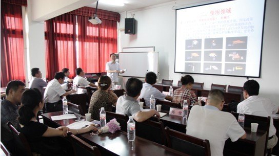 “智能数字动力系统技术与战略型新兴产业”研讨会在校召开