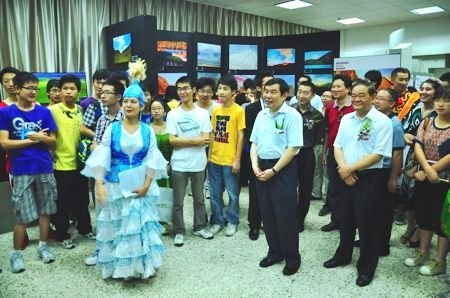 “魅力新疆”摄影展:一扇展示独特故事的窗户