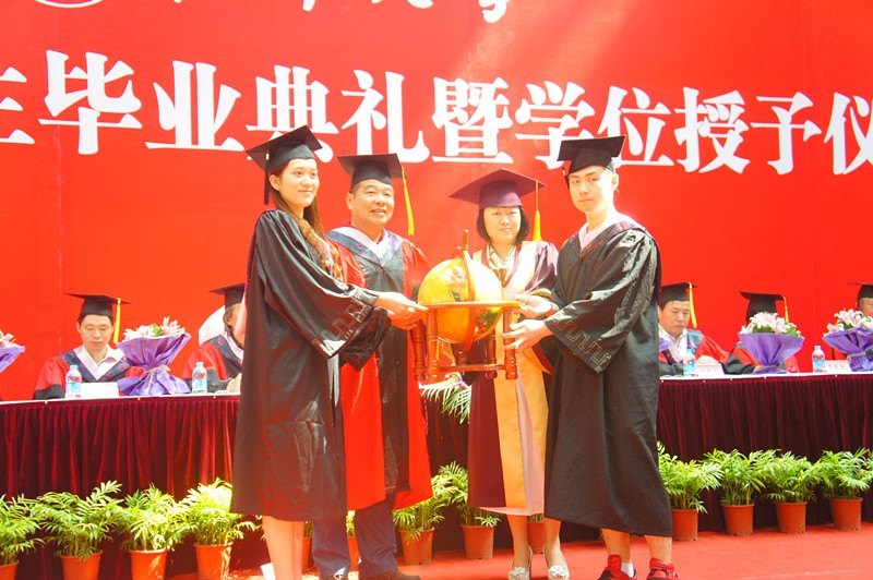 2012�춫����ѧ��װ▪�������ѧԺ��ҵ������ѧλ������ʽ¡�ؾ���