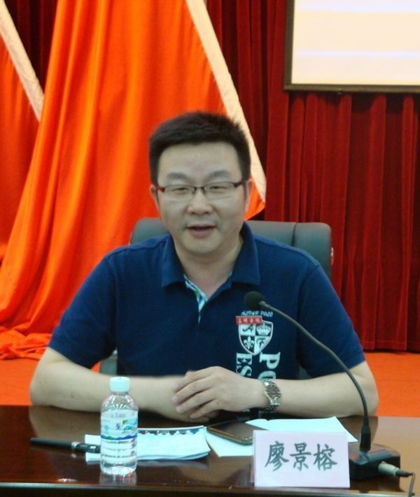 三明学院召开欢送2012届学生干部座谈会