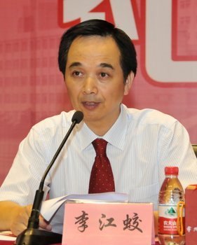 四年之聚今朝别 四千学子启程飞----2012届毕业生毕业典礼隆重举行