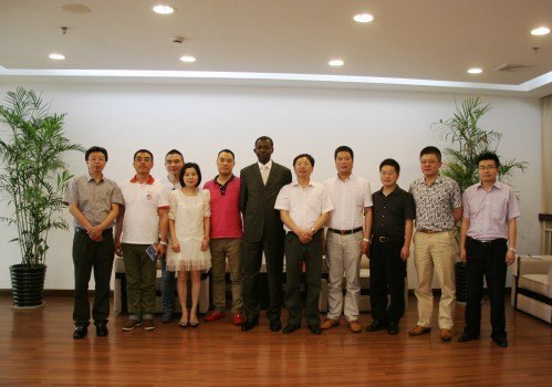 加蓬共和国教育部长访问台州学院