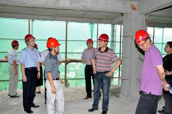 马国防等校领导察看重点建设项目工地