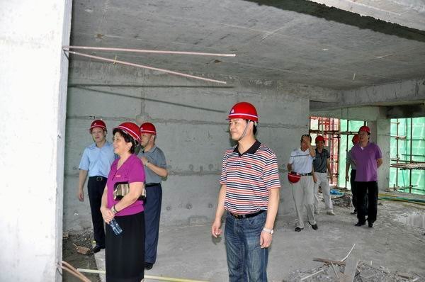 马国防等校领导察看重点建设项目工地