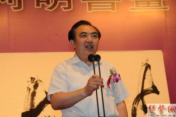 �������硪���������黭׭��չ�����Ͼ�¡�ؿ�Ļ