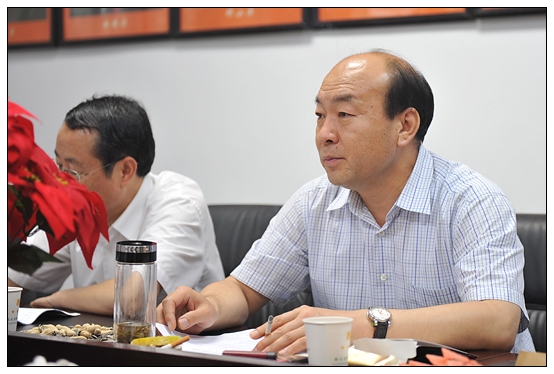 晋中学院领导到左权县进行住村扶贫调研,召开民主生活会