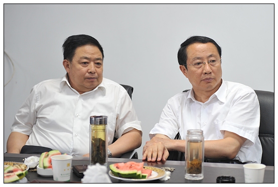 晋中学院领导到左权县进行住村扶贫调研,召开民主生活会