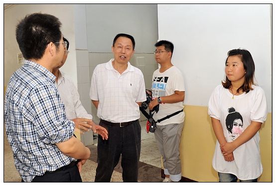孙建中院长看望在左权二中、宏远中学支教的学生