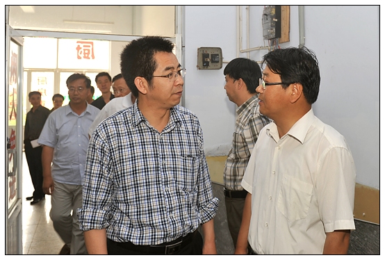 孙建中院长看望在左权二中、宏远中学支教的学生