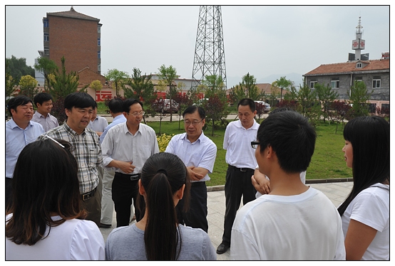 孙建中院长看望在左权二中、宏远中学支教的学生