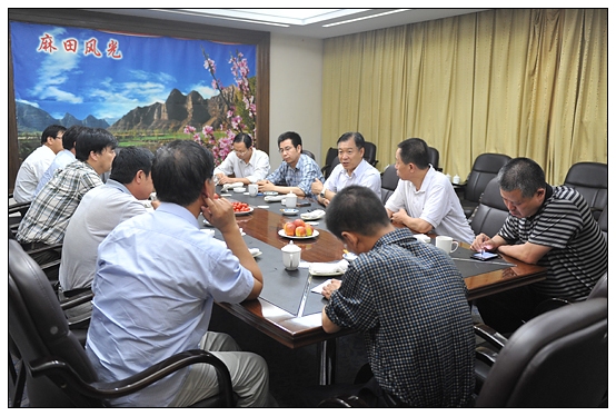 孙建中院长看望在左权二中、宏远中学支教的学生
