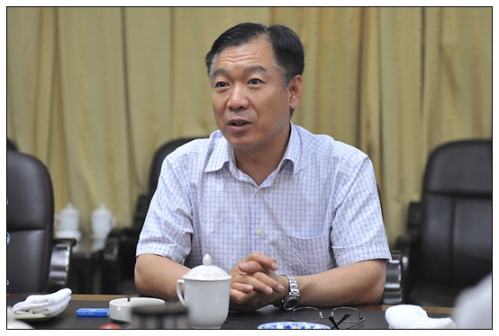 孙建中院长看望在左权二中、宏远中学支教的学生