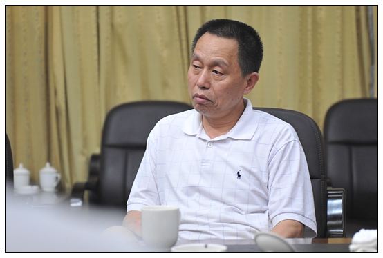 孙建中院长看望在左权二中、宏远中学支教的学生