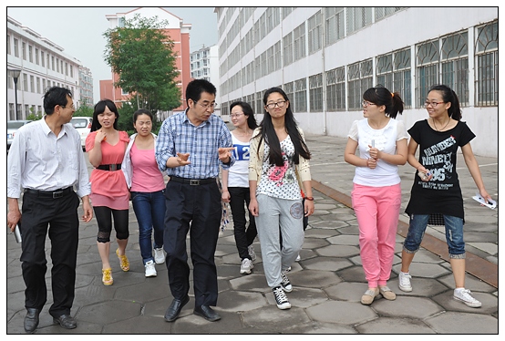 孙建中院长看望在左权二中、宏远中学支教的学生