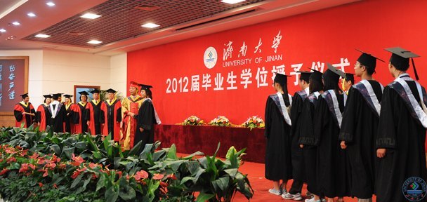 今天,我们毕业了