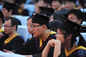 今天,我们毕业了