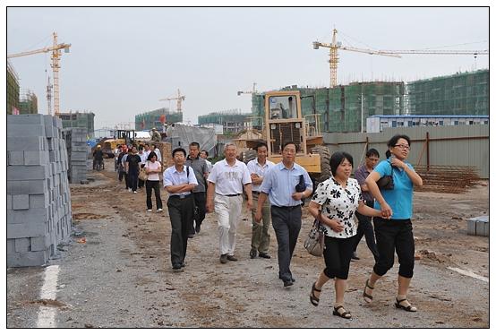 晋中学院正处级干部参观正在建设中的新校区