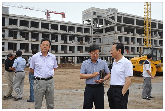 晋中学院正处级干部参观正在建设中的新校区