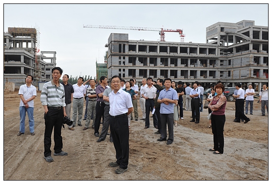 晋中学院正处级干部参观正在建设中的新校区