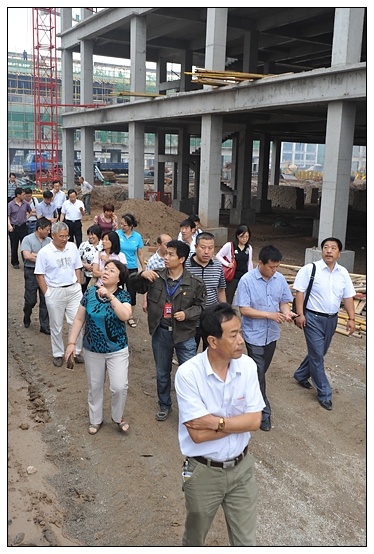 晋中学院正处级干部参观正在建设中的新校区