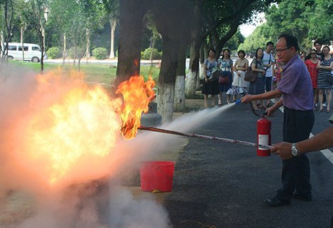 ����ѧԺ�ٿ�ʵ���Ұ�ȫ�������顡�᳹ʡ�������Υ������