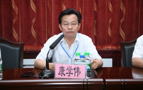 ����߾�����̫������1600��ѧ�����ֻ���ͨ��ʦ��ѧԺ�ٿ�