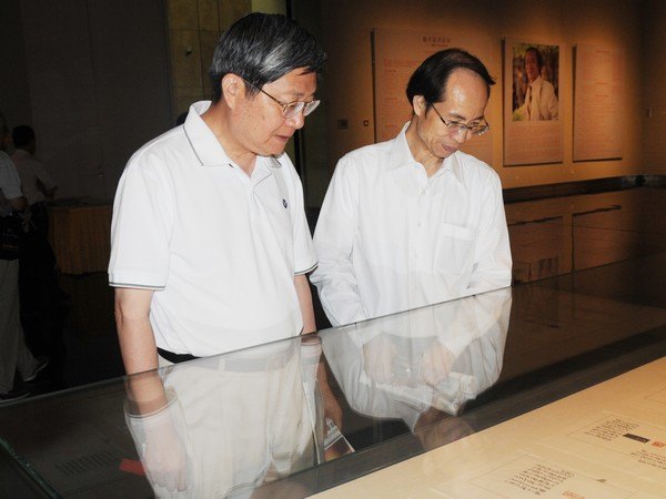 “醉东风——徐利明书画篆刻展”社会反响热烈