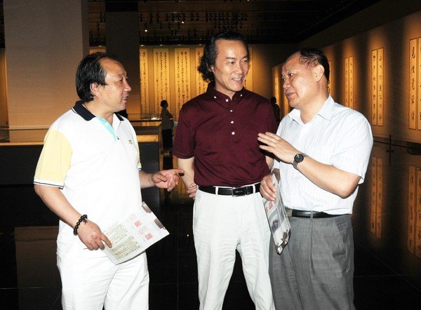 “醉东风——徐利明书画篆刻展”社会反响热烈