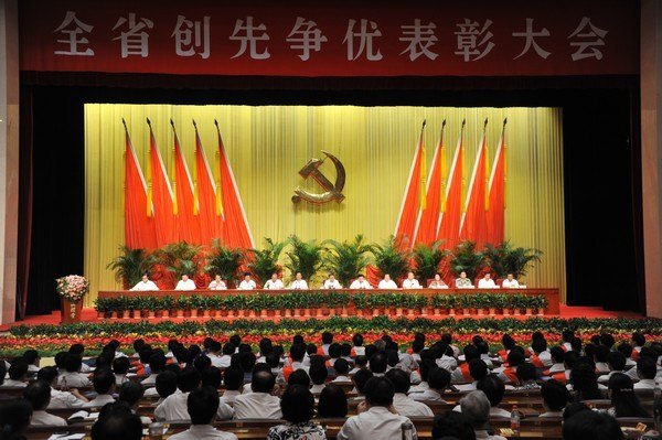 武汉工程大学被授予湖北省创先争优先进基层党组织