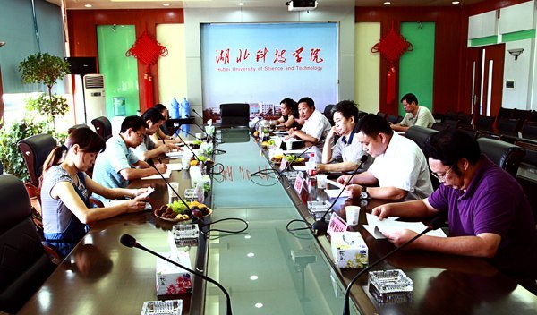 市“三项工作”检查团来校检查工作