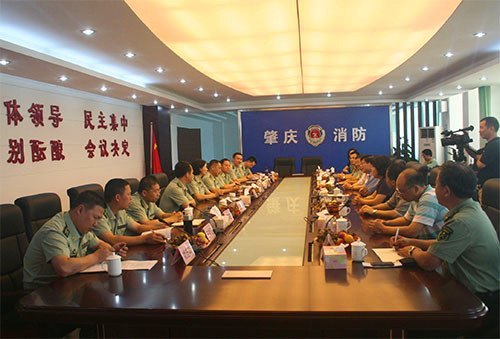 肇庆学院慰问地方子弟兵 加强军校联系开拓新局面