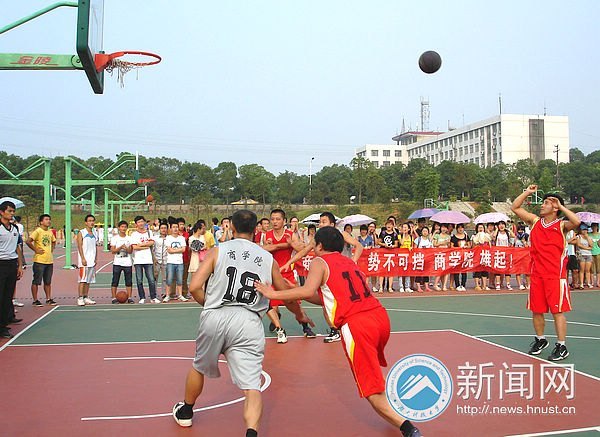 2012年“学科杯”教职工男子篮球赛圆满落幕