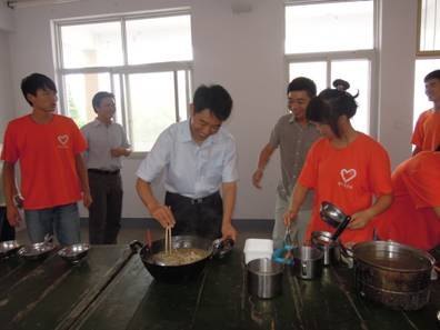 У��ί����������һ�п�������ѧԺ���ʵ����Ա