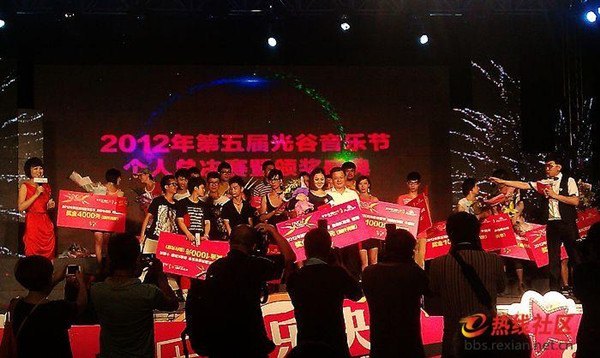 武汉工程大学外语学院学生在光谷音乐节中喜获佳绩