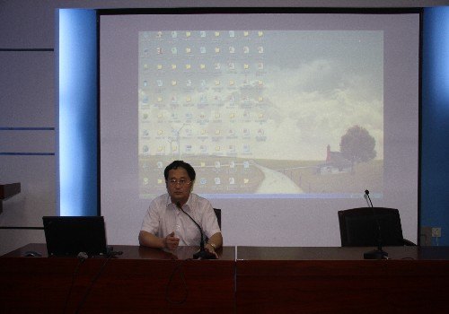 学校举行产品质量工程研究院研究方向研讨会