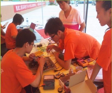 许昌学院青年学生积极服务许昌新型农村社区建设