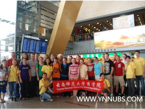 第五届中-美英语夏令营活动火热进行中