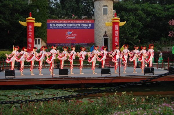 潍坊学院空乘专业在全国推介展示会上获佳绩