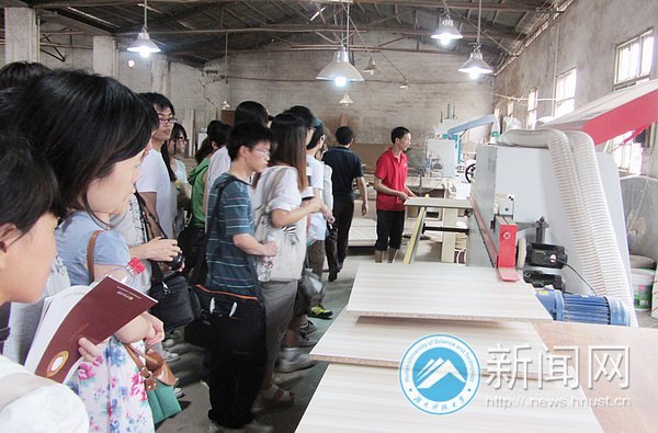 湖南科技大学工业设计专业与长沙嘉宝家具公司开展2012首期产学研合作课程