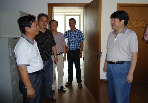 潘璋德书记看望慰问椒江校区工程建设单位