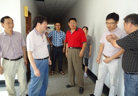 潘璋德书记看望慰问椒江校区工程建设单位