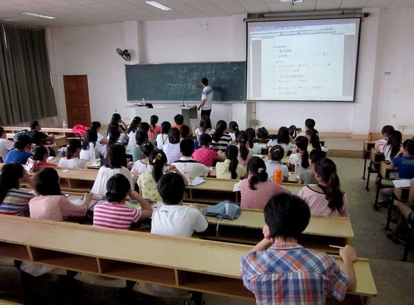 潇湘学院免费为考研学子开设暑期数学辅导班